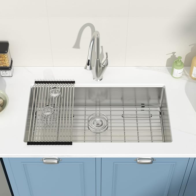 33 Inch Undermount Kitchen Sink 33"x18"x8" Single Bowl 16 Gauge Stainless Steel Under Counter Kitchen Sinks Basin with Drain Strainer