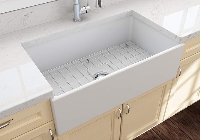 BOCCHI Contempo Farmhouse Apron Front Fireclay 33 in. Single Bowl Kitchen Sink with Protective Bottom Grid and Strainer in Matte White