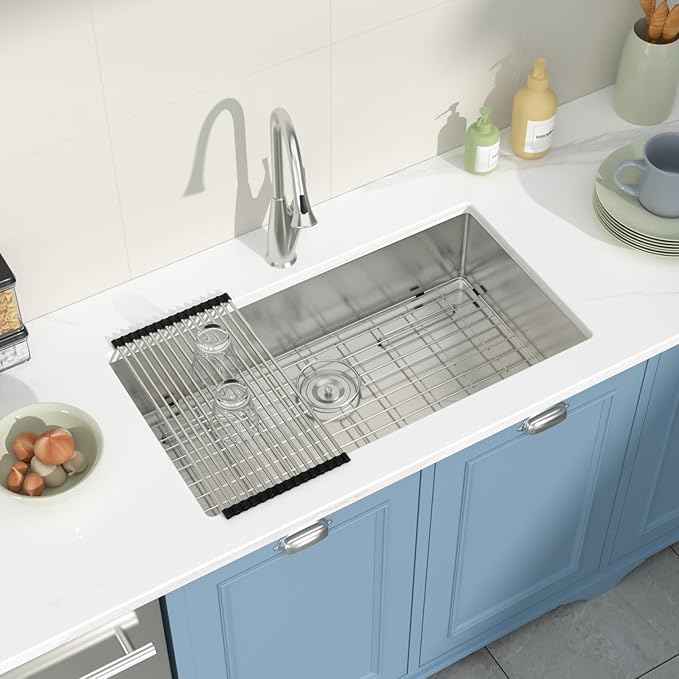 33 Inch Undermount Kitchen Sink 33"x18"x8" Single Bowl 16 Gauge Stainless Steel Under Counter Kitchen Sinks Basin with Drain Strainer