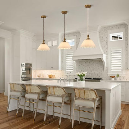 This Kitchen Island Pendant Light Features a Solid Brass Body paired with a high-Transparency Glass Shade