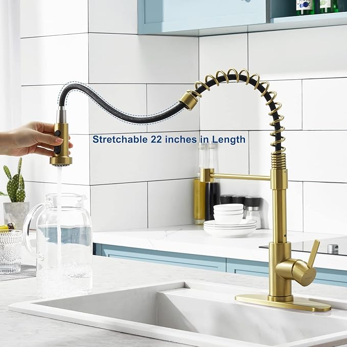 Gold Kitchen Faucet with Pull Down Sprayer, Single Handle Brushed Gold Faucet for Kitchen Sink, Commercial Farmhouse Kitchen Faucet with Deck Plate