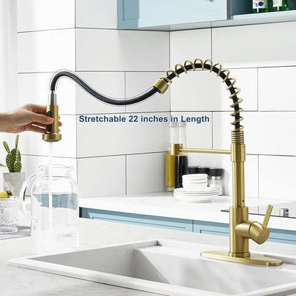 Gold Kitchen Faucet with Pull Down Sprayer, Single Handle Brushed Gold Faucet for Kitchen Sink, Commercial Farmhouse Kitchen Faucet with Deck Plate