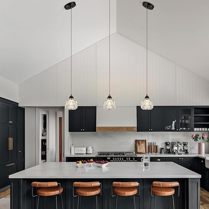 Weesalife Crystal Chandeliers for Dining Room Lights Fixture Over Table, 1-Light Black Modern Pendant Light Fixture，Crystal Pendant Lighting for Kitchen Island Bathroom Bar