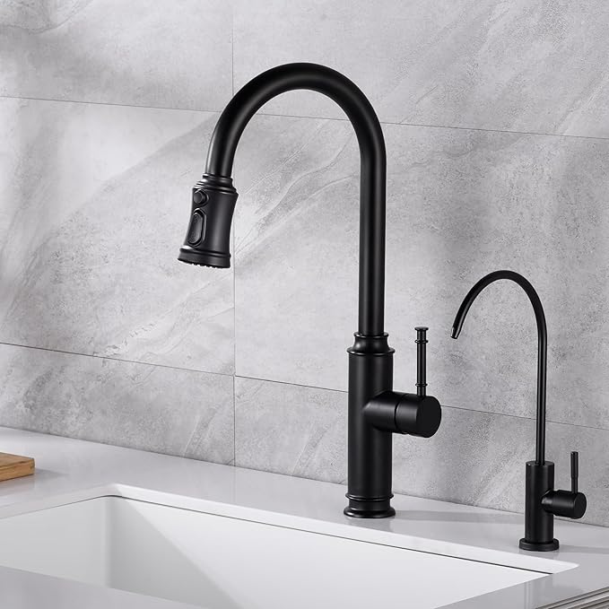SUMERAIN Kitchen Sink Faucet with Pull Out Sprayer Single Lever Pull Down Kitchen Faucet 1 Hole Stainless Steel, Matte Black