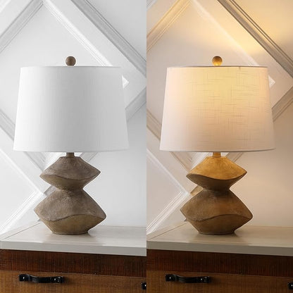 JONATHAN Y 21.5" Brown Wood Finish Coastal 3-Stack Cairn LED Table Lamp for Living Room, White Linen Shade, Rustic Mid-Century Modern Bedside Lamp for Bedroom Office (JYL4062A)